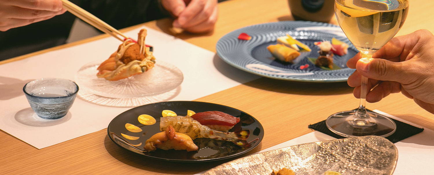 テーブル食事イメージ